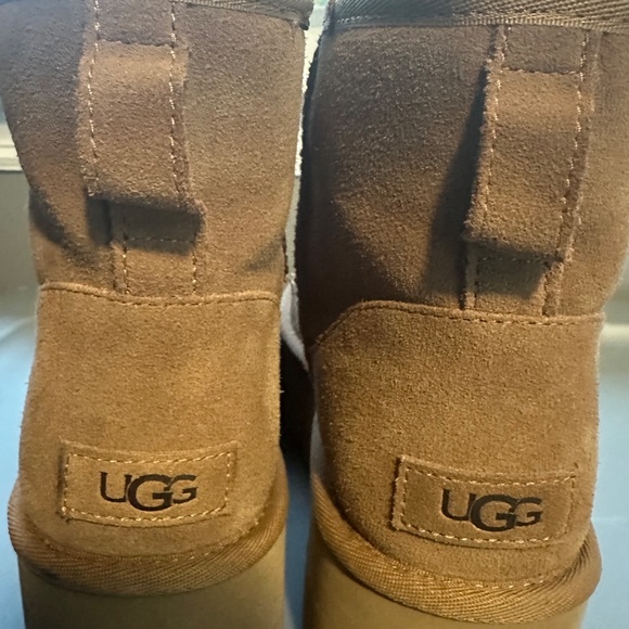UGG Classic Mini Platform Boot Chestnut color - Picture 7 of 8